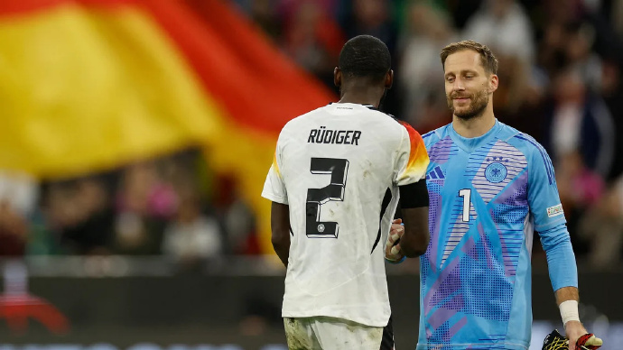 霍芬海姆主力球员状态神勇,为胜利而战 霍芬海姆主力球员状态神勇,为胜利而战