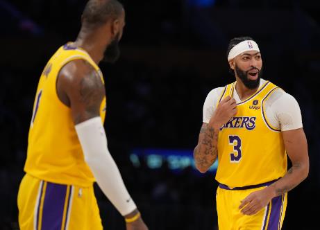 鲨队再次展现统治力,逆转击败对手 鲨队再次展现统治力,逆转击败对手