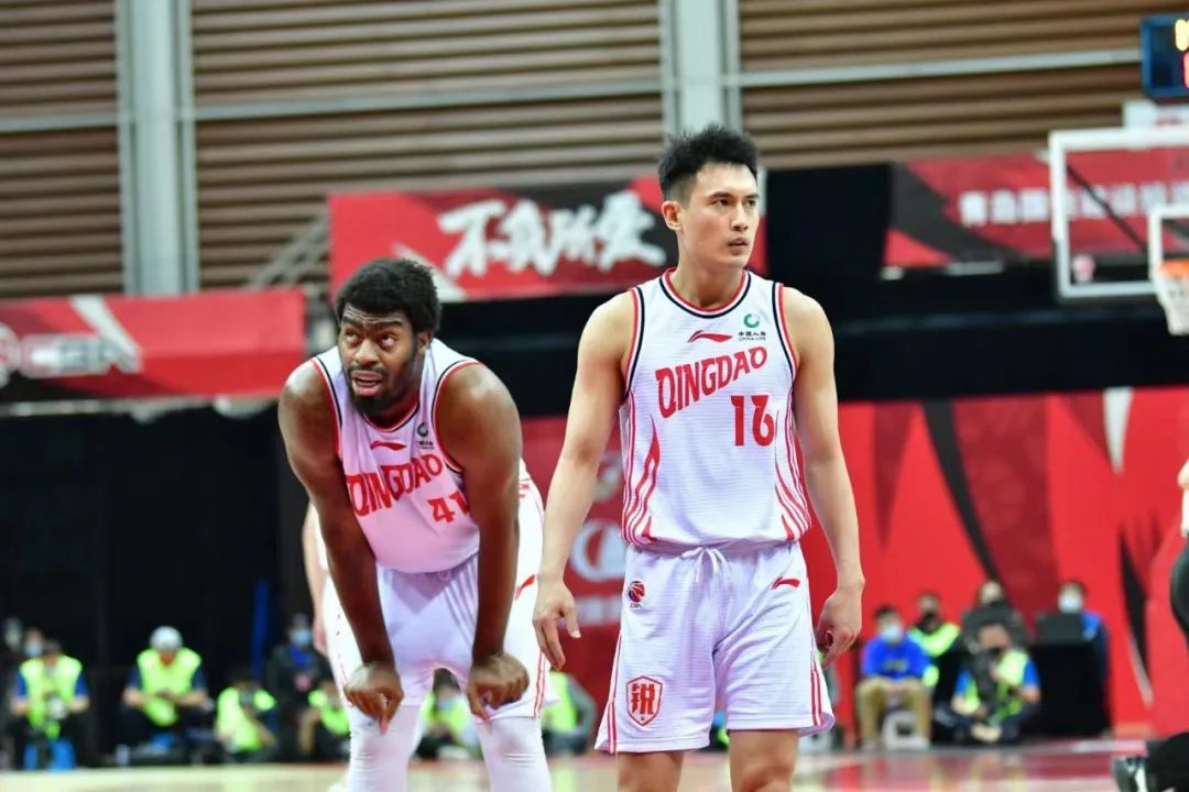 四川防守达标,击败青岛队晋级八强 四川防守达标,击败青岛队晋级八强