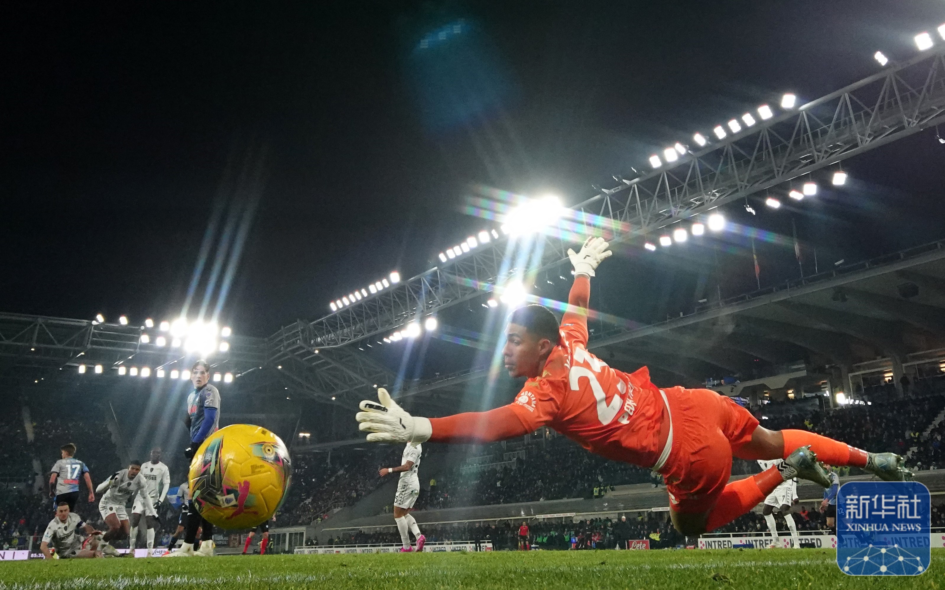 意甲比赛引领趋势!球员技艺精湛 意甲比赛引领趋势!球员技艺精湛