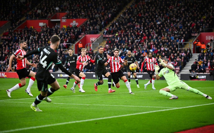 利物浦巴萨互交白卷,战术激烈 利物浦巴萨互交白卷,战术激烈