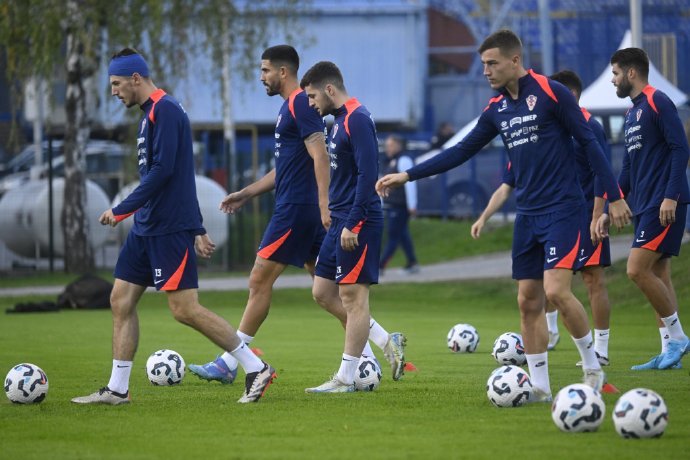 爱体育官网-欧国联球队全面备战:迎接繁忙赛程