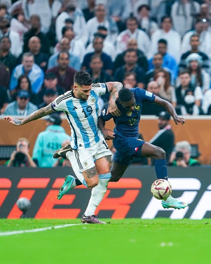 法国队逆转胜利,掌握晋级优势 法国队逆转胜利,掌握晋级优势