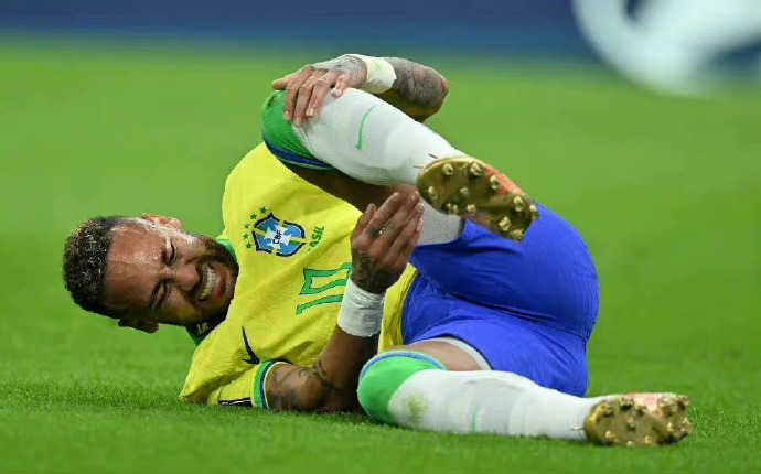 爱体育官方网站-队医发现:球员常见伤病原因及预防方法