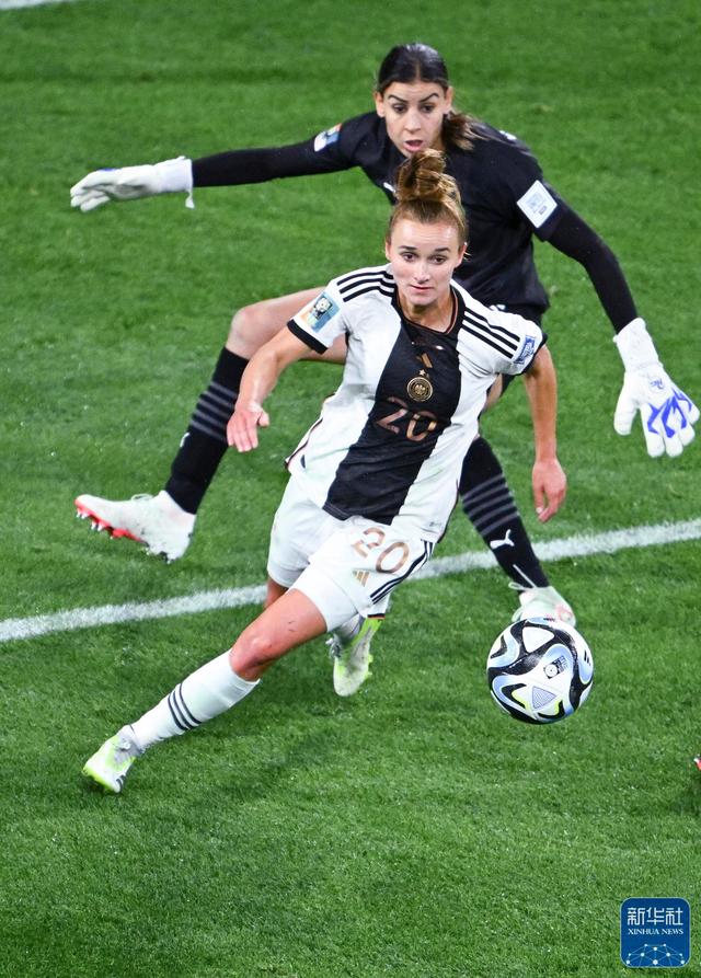 爱体育官方网站-摩洛哥女足奋勇拼搏,敢于冲击高峰