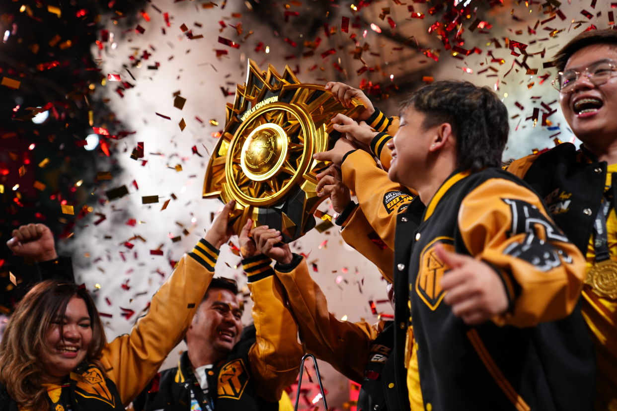 爱体育官方网站-惊险胜利!一场比赛的精彩瞬间