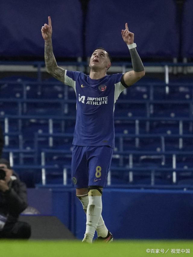 阿斯顿维拉告捷,球员士气高涨 阿斯顿维拉告捷,球员士气高涨