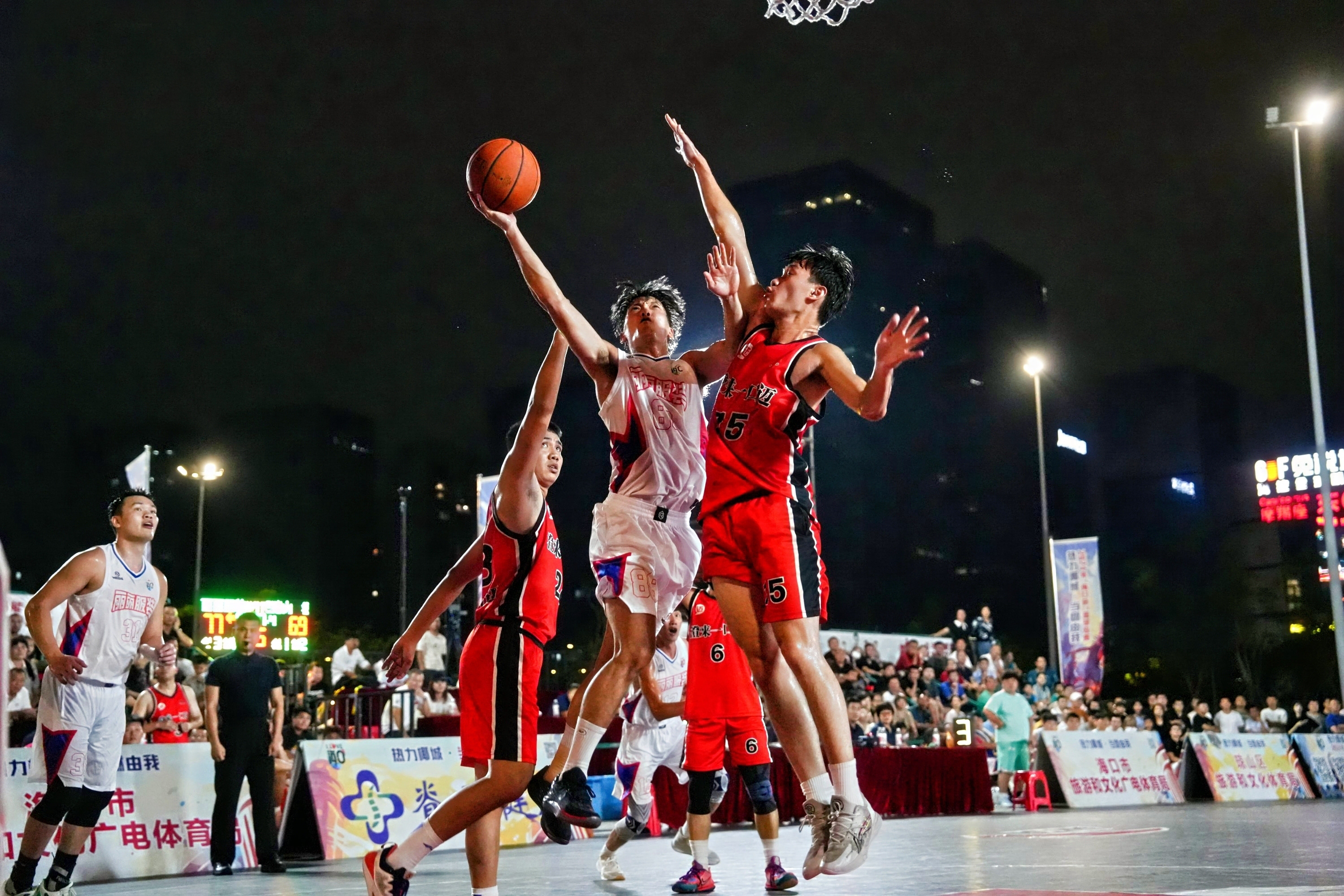 激情赛事引爆现场,热血澎湃 激情赛事引爆现场,热血澎湃