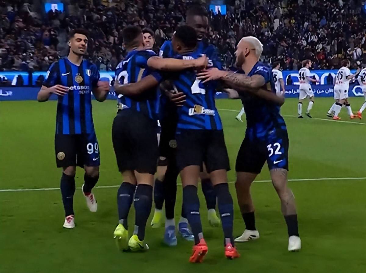 罗马大比分取胜,迅速追赶意甲领头羊 罗马大比分取胜,迅速追赶意甲领头羊