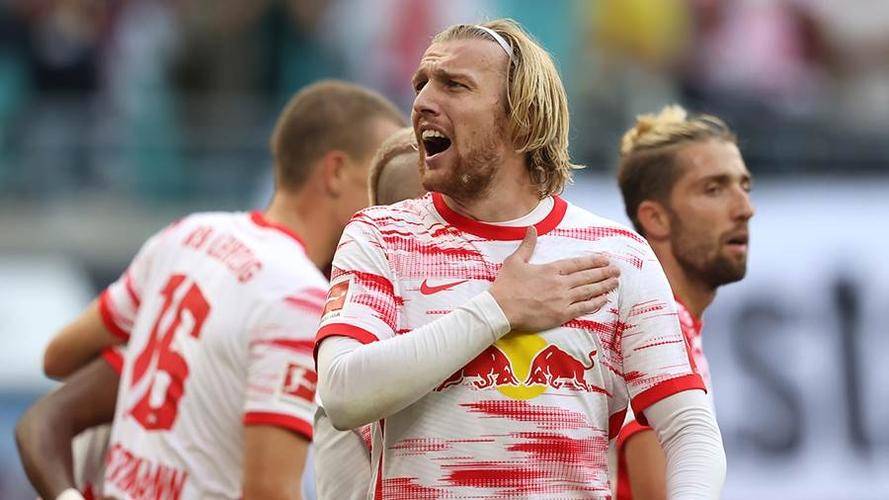 斯图加特攻势不减,连续击败对手 斯图加特攻势不减,连续击败对手