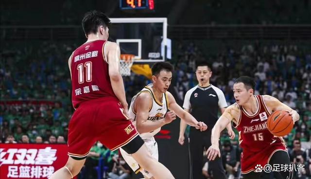 杰克逊助火箭双杀昆明:独揽30+,气势如虹 杰克逊助火箭双杀昆明:独揽30+,气势如虹