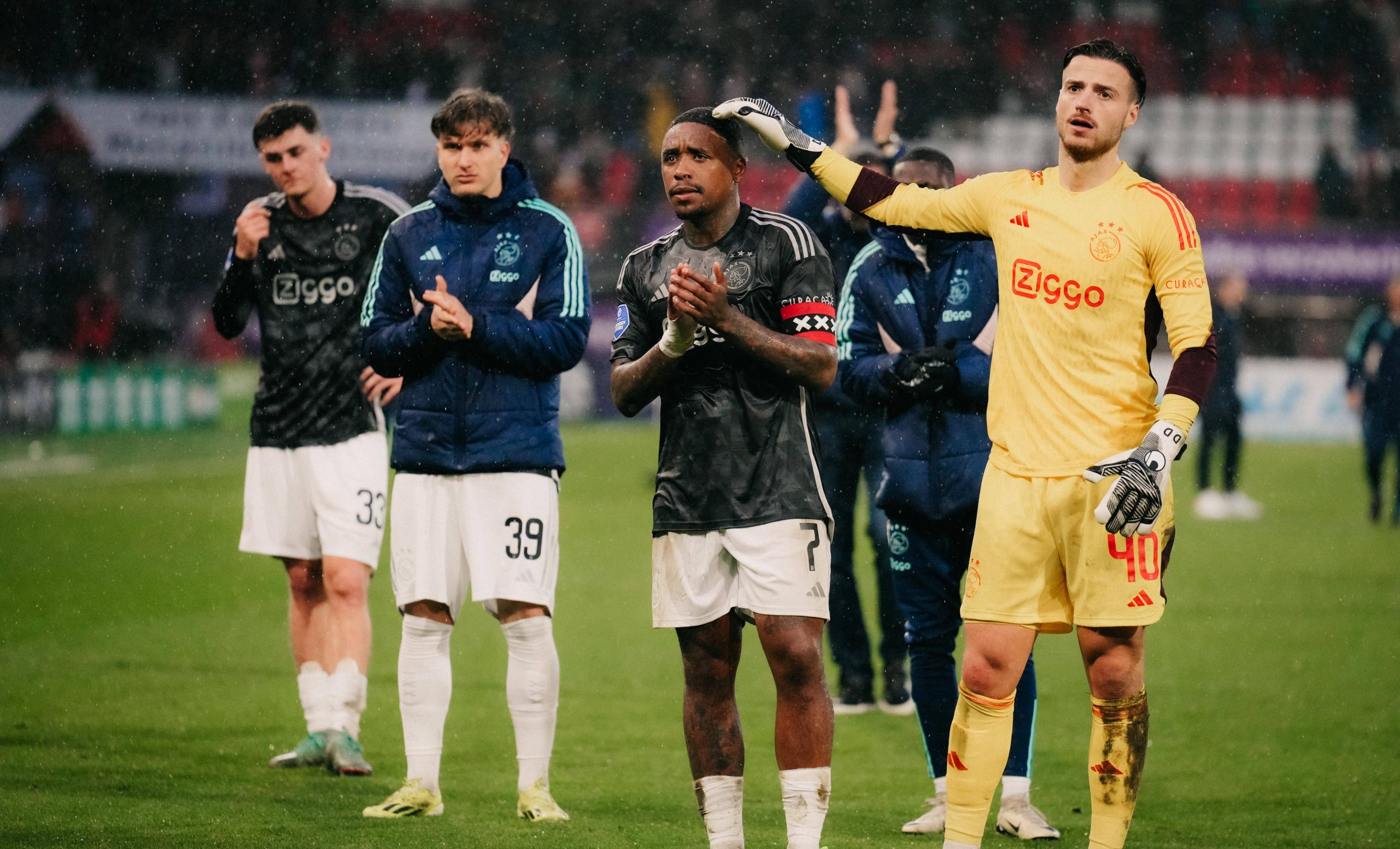 阿贾克斯卫冕成功迎来赛季胜利 阿贾克斯卫冕成功迎来赛季胜利