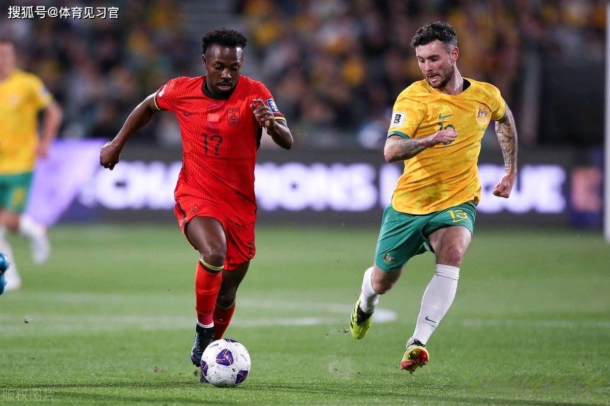 赛事结果公布,球员表现备受关注,引发球迷热议 赛事结果公布,球员表现备受关注,引发球迷热议