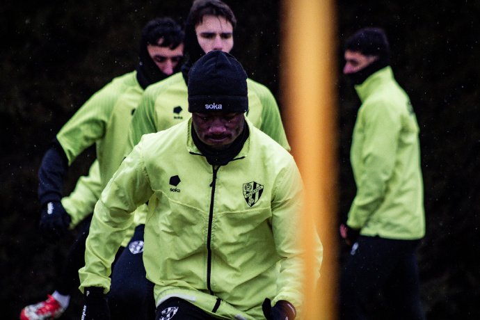 爱体育官方网站-韦斯卡队备战欧洲联赛,精锐备战