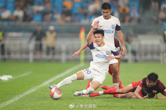 天津泰达迎战日本浦和红钻,硝烟弥漫 天津泰达迎战日本浦和红钻,硝烟弥漫