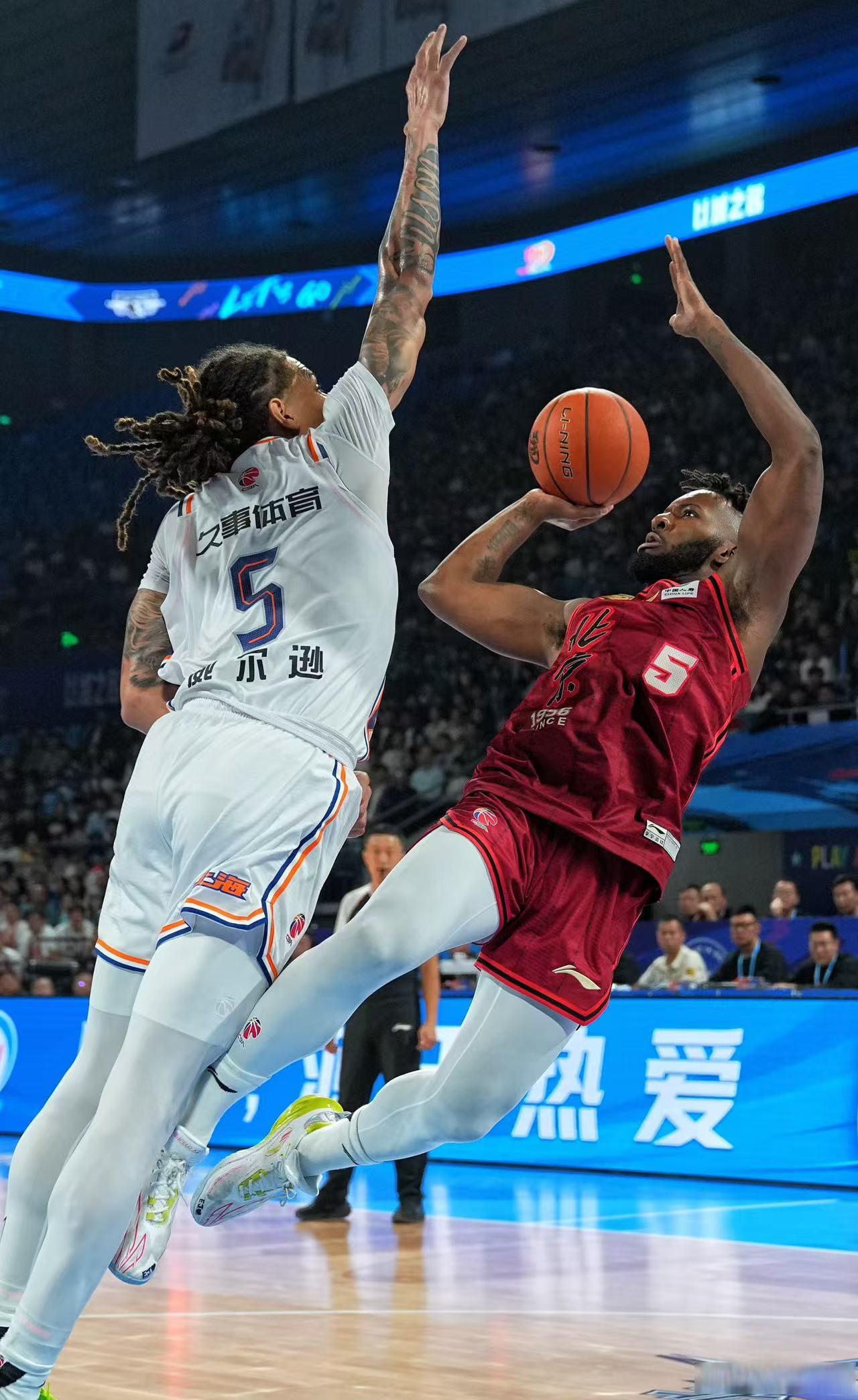 上海主场击败河北队,晋级总决赛 上海主场击败河北队,晋级总决赛