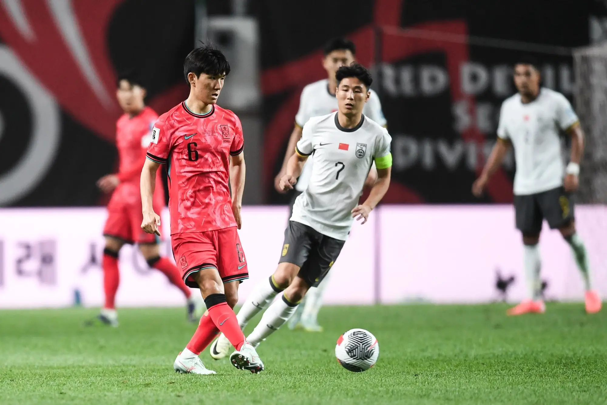 各路强队集结,争夺最高荣耀 各路强队集结,争夺最高荣耀