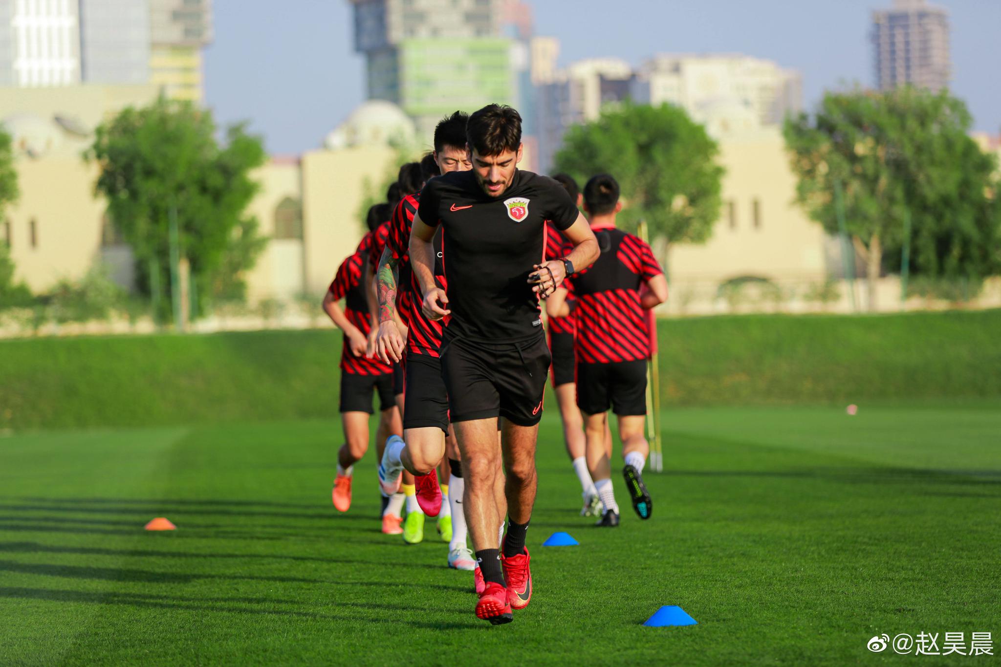 爱体育官方网站-蚌埠长青意气风发,高举备战亚冠冠军