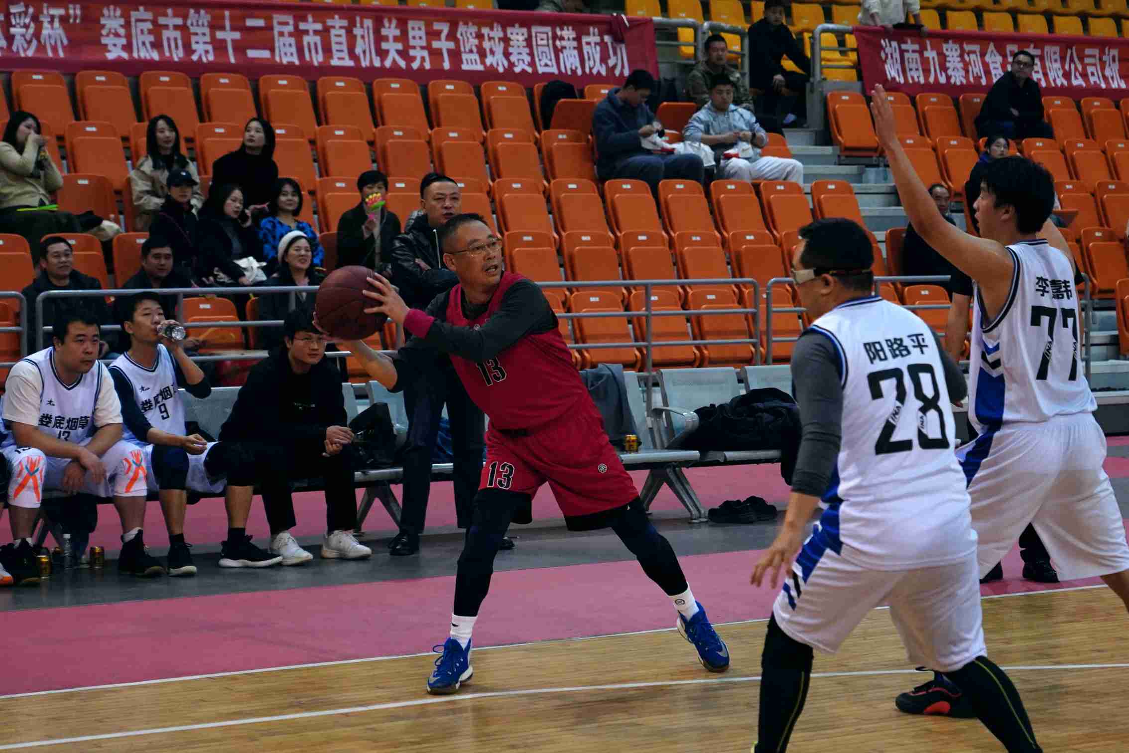 爱体育官方网站-贵阳火药队员积极备战,全队夺魁展现锐气