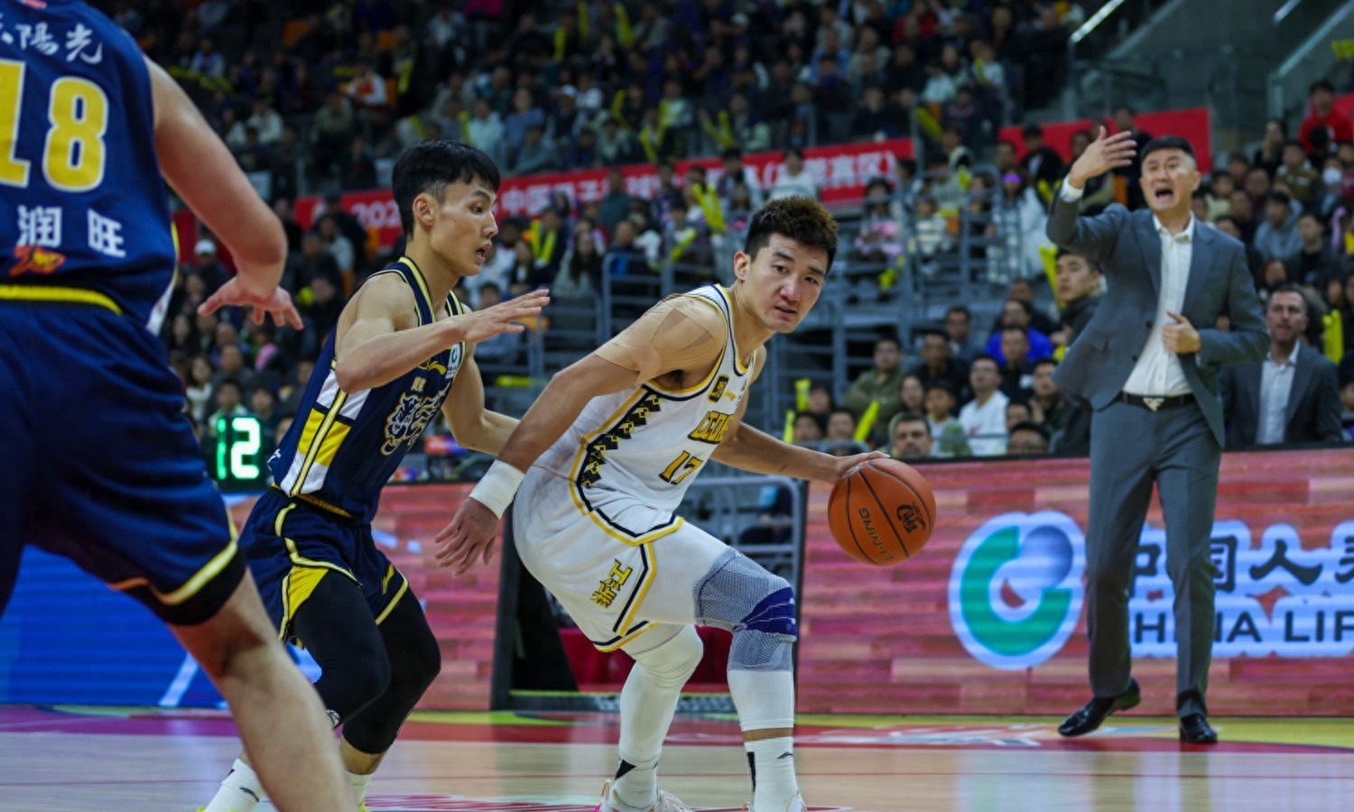 爱体育官方网站-广东队全队备战,积极备战下一轮比赛