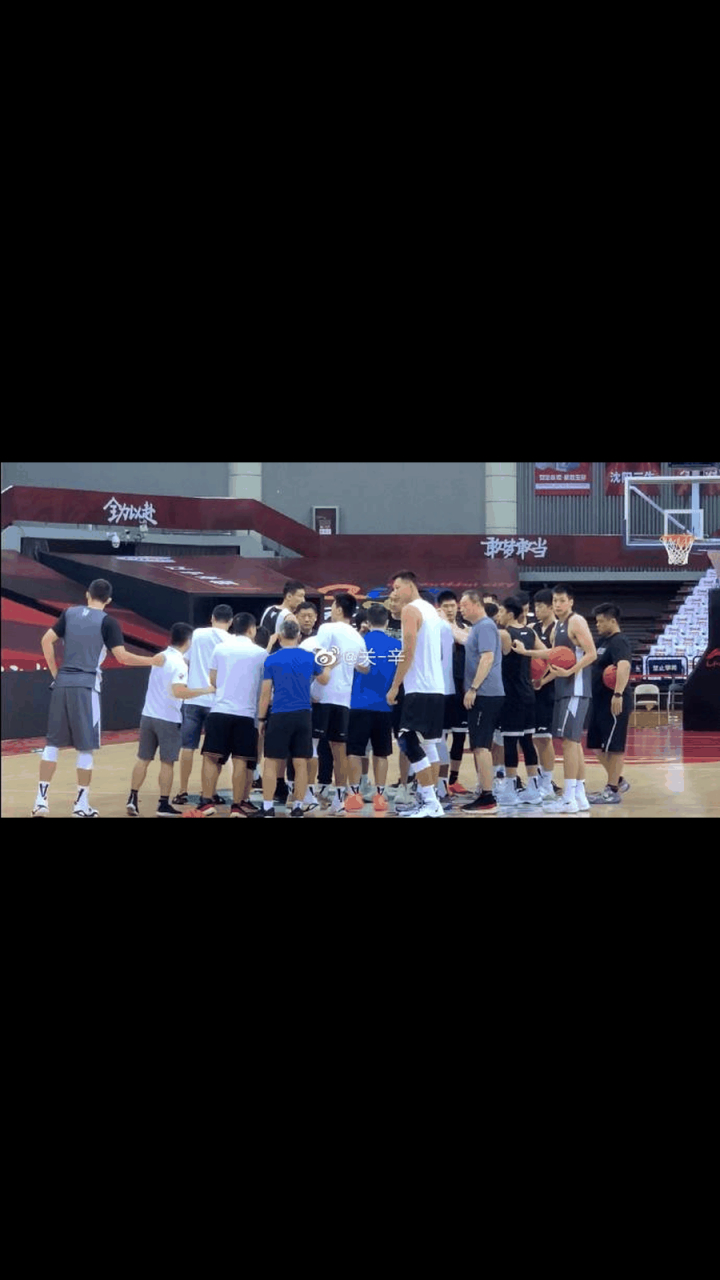 广东队全队备战,积极备战下一轮比赛 广东队全队备战,积极备战下一轮比赛