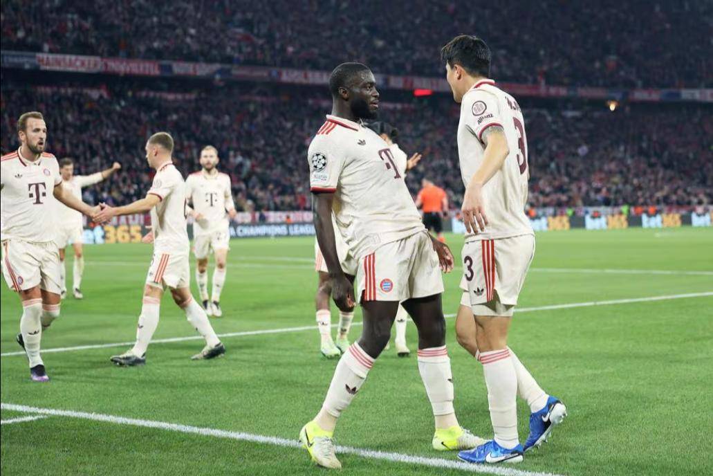 爱体育官方网站-拜仁慕尼黑客场大胜沙尔克04,强势追击榜首