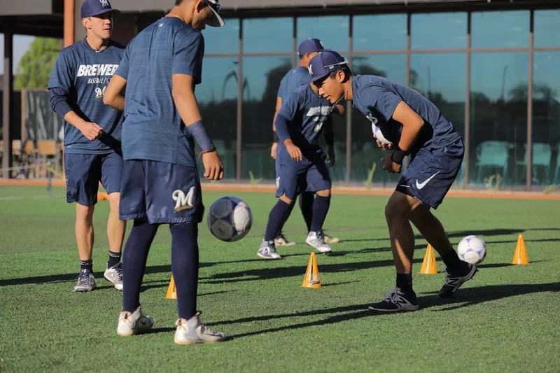 沃尔夫斯堡球队备受期待,球员努力训练! 沃尔夫斯堡球队备受期待,球员努力训练!