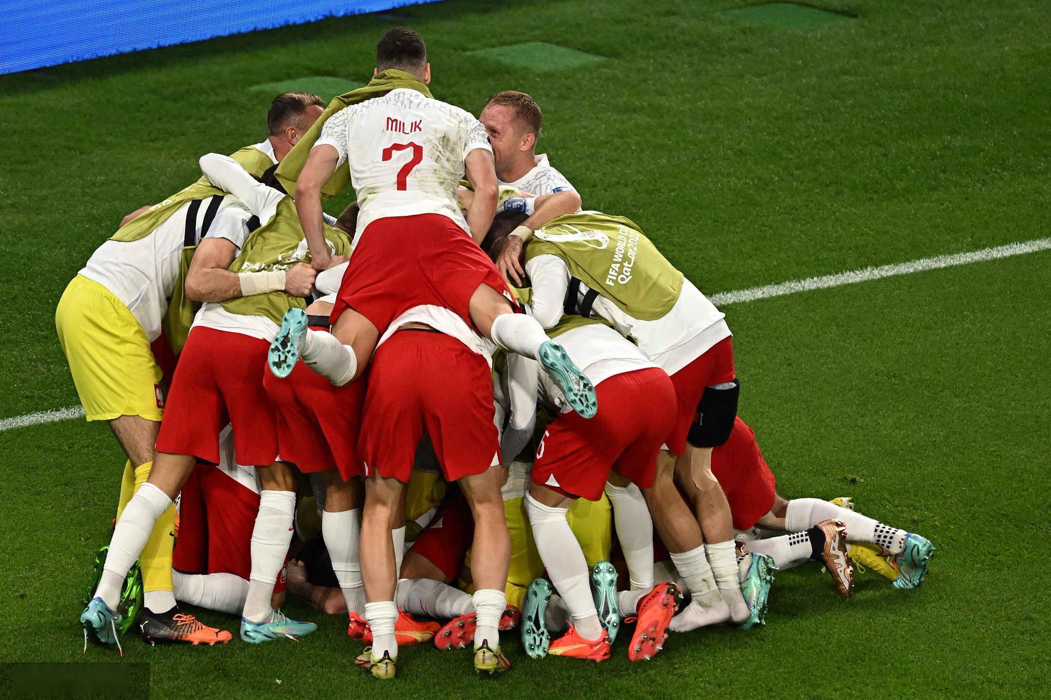 爱体育官方网站-波兰咬定晋级,下轮需全力以赴!