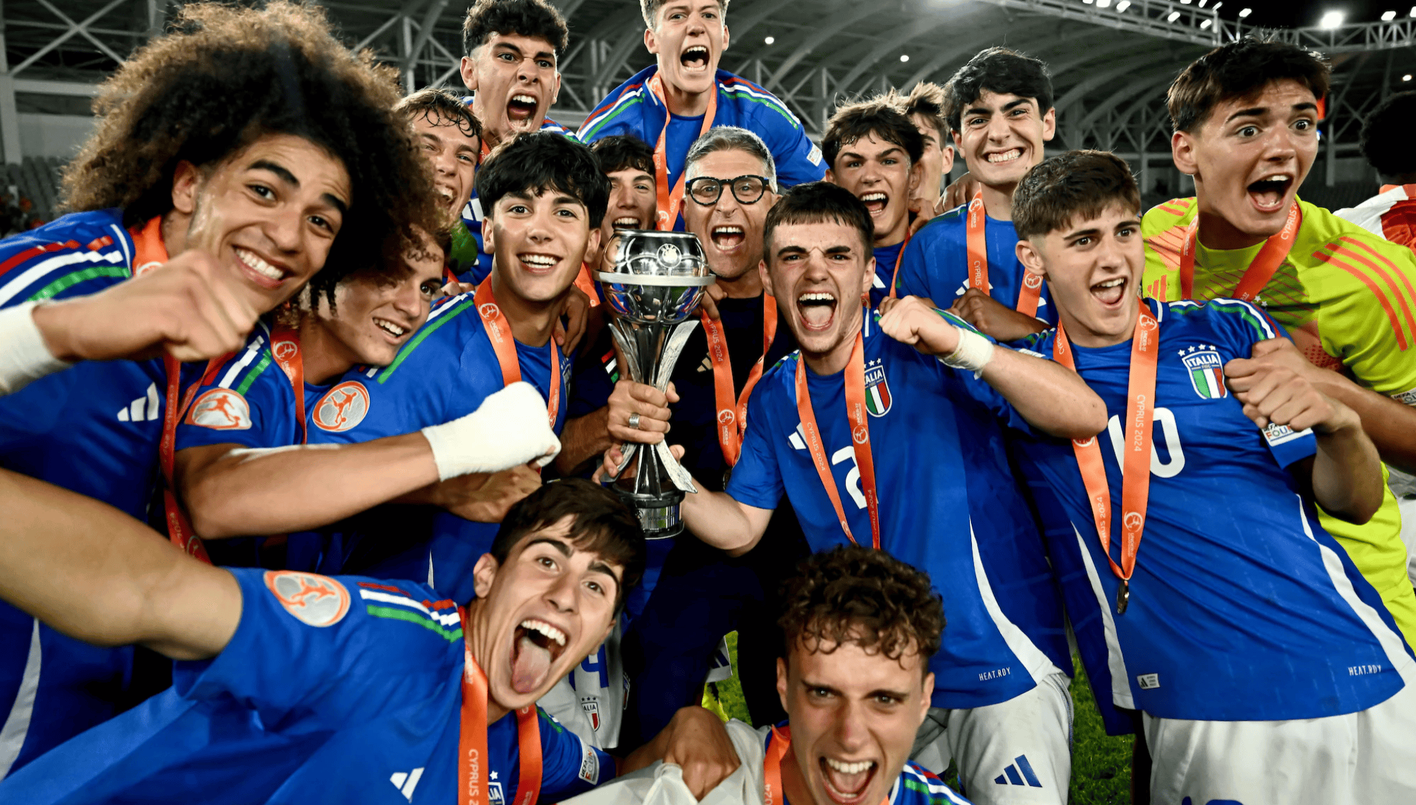 爱体育官网-意大利国家队实力碾压对手,勇夺淘汰赛席位