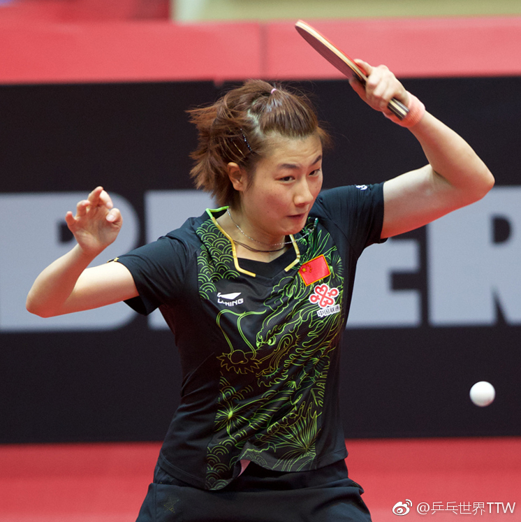 爱体育-女主播欧冠比赛解说,惊呆现场观众