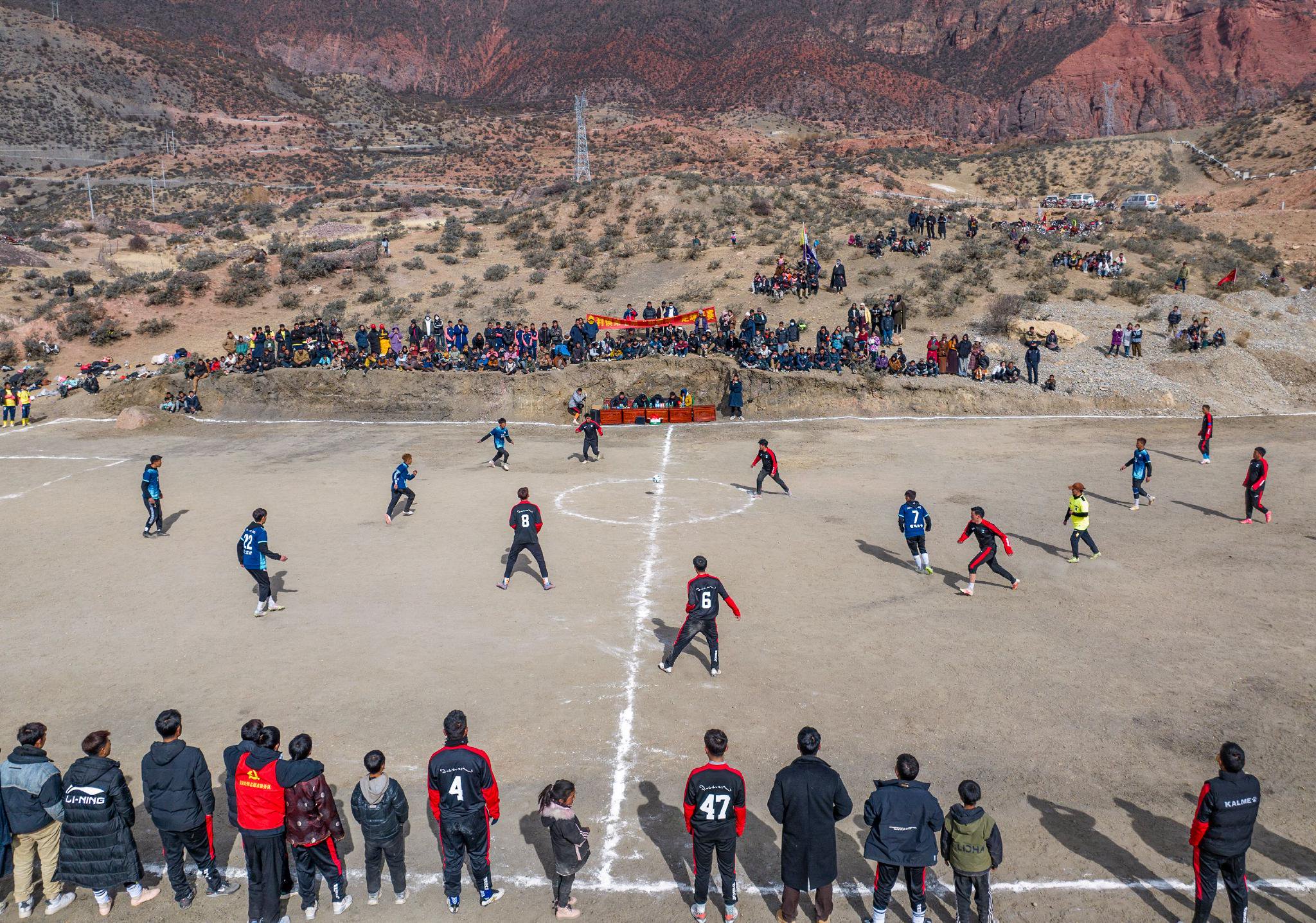 体育赛场上的精彩比拼让人目不转睛 体育赛场上的精彩比拼让人目不转睛
