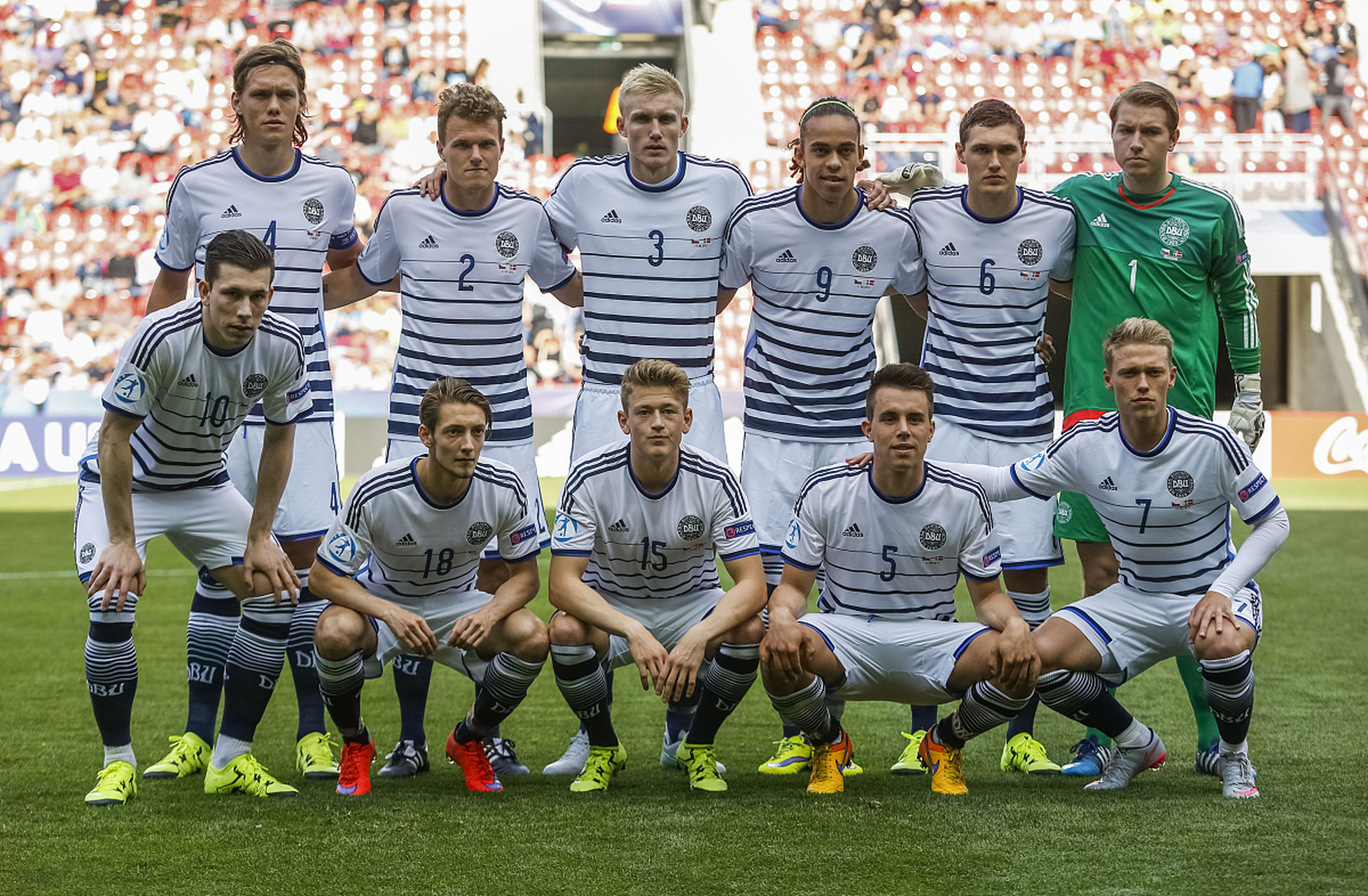 捷克队以稳固防守赢得球迷认可 捷克队以稳固防守赢得球迷认可