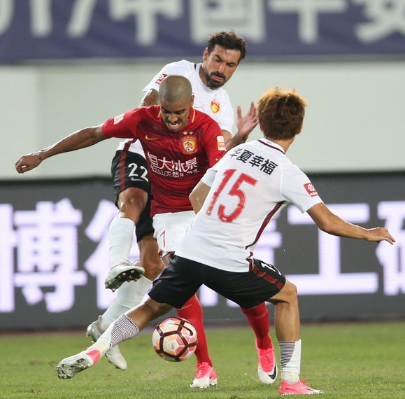 爱体育官网-广州恒大客场大胜,连胜势头不减