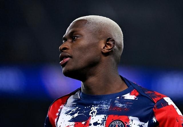 曼联险胜晋级,巴黎聖日耳曼失落出局 曼联险胜晋级,巴黎聖日耳曼失落出局