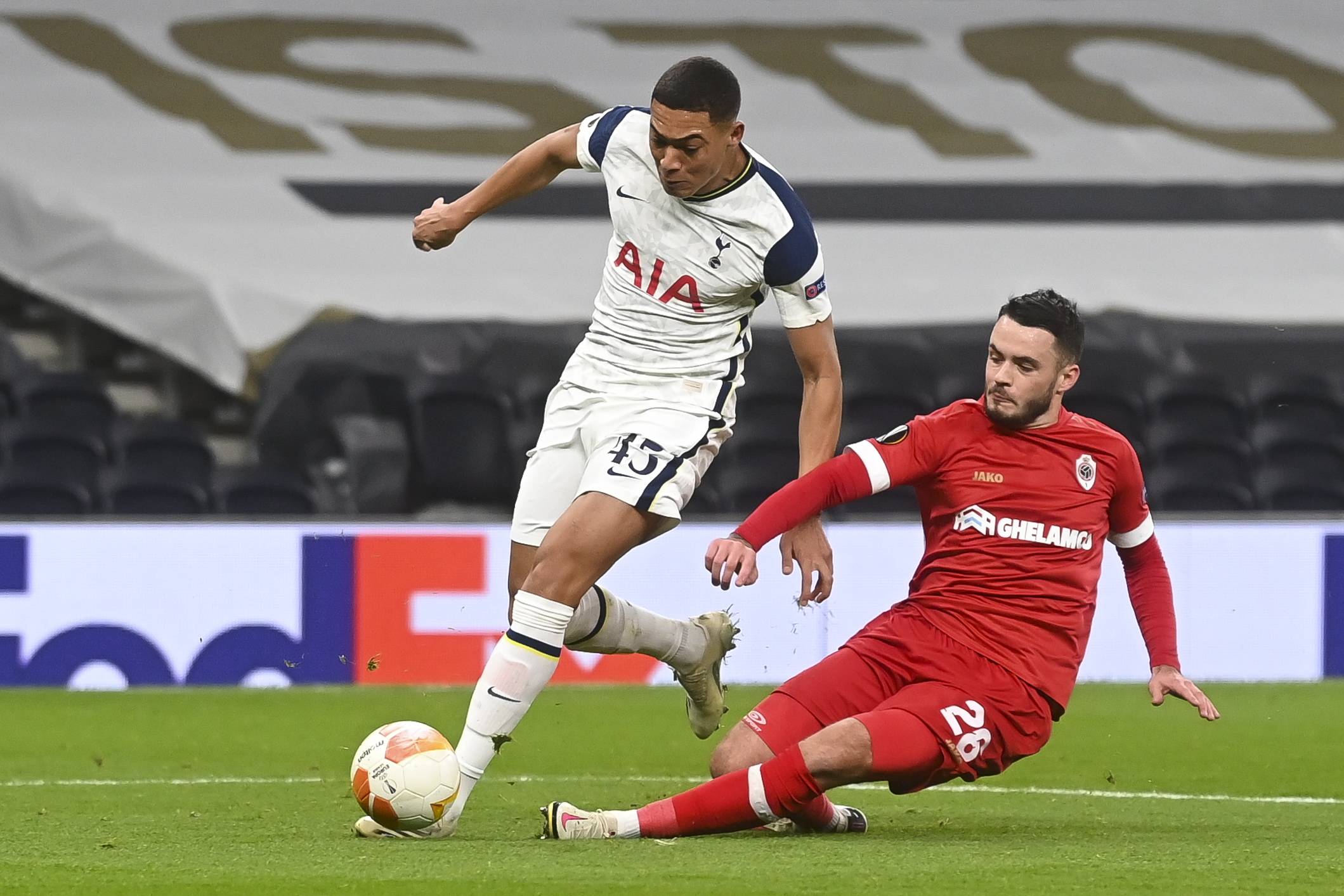 托特纳姆热刺客场2-1击败沃特福德 托特纳姆热刺客场2-1击败沃特福德