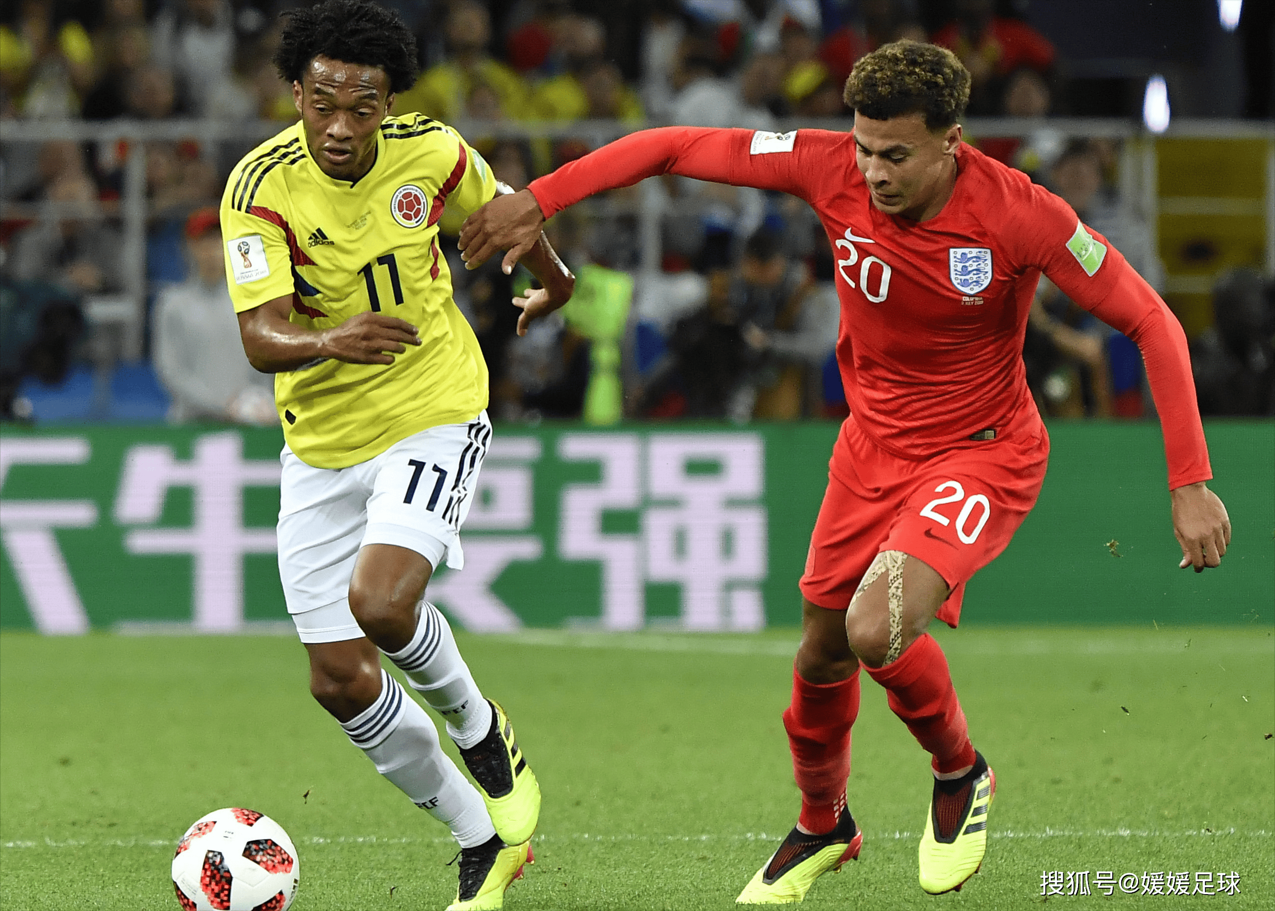 爱体育官方网站-壮丽画面!全球顶尖足球赛事尽显激情