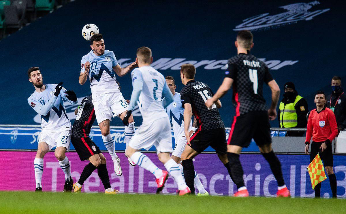 热那亚主场惨败,球队士气大受打击 热那亚主场惨败,球队士气大受打击