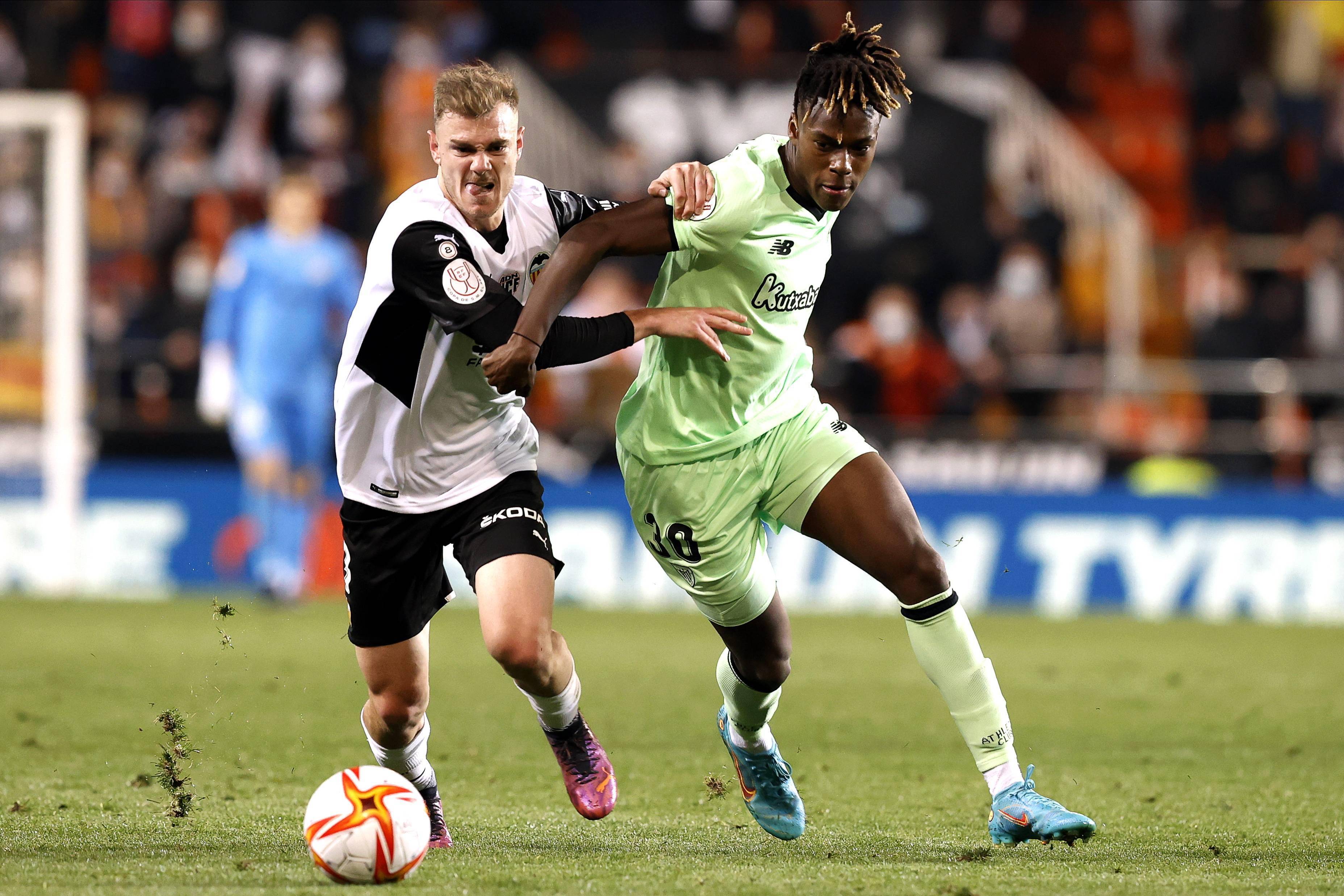 罗马客场击败强敌,意甲冠军席位紧逼 罗马客场击败强敌,意甲冠军席位紧逼