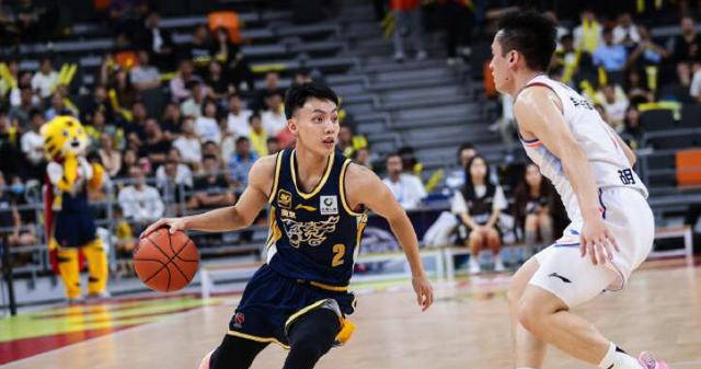 中国篮球联赛内幕揭秘:球员背后故事 中国篮球联赛内幕揭秘:球员背后故事