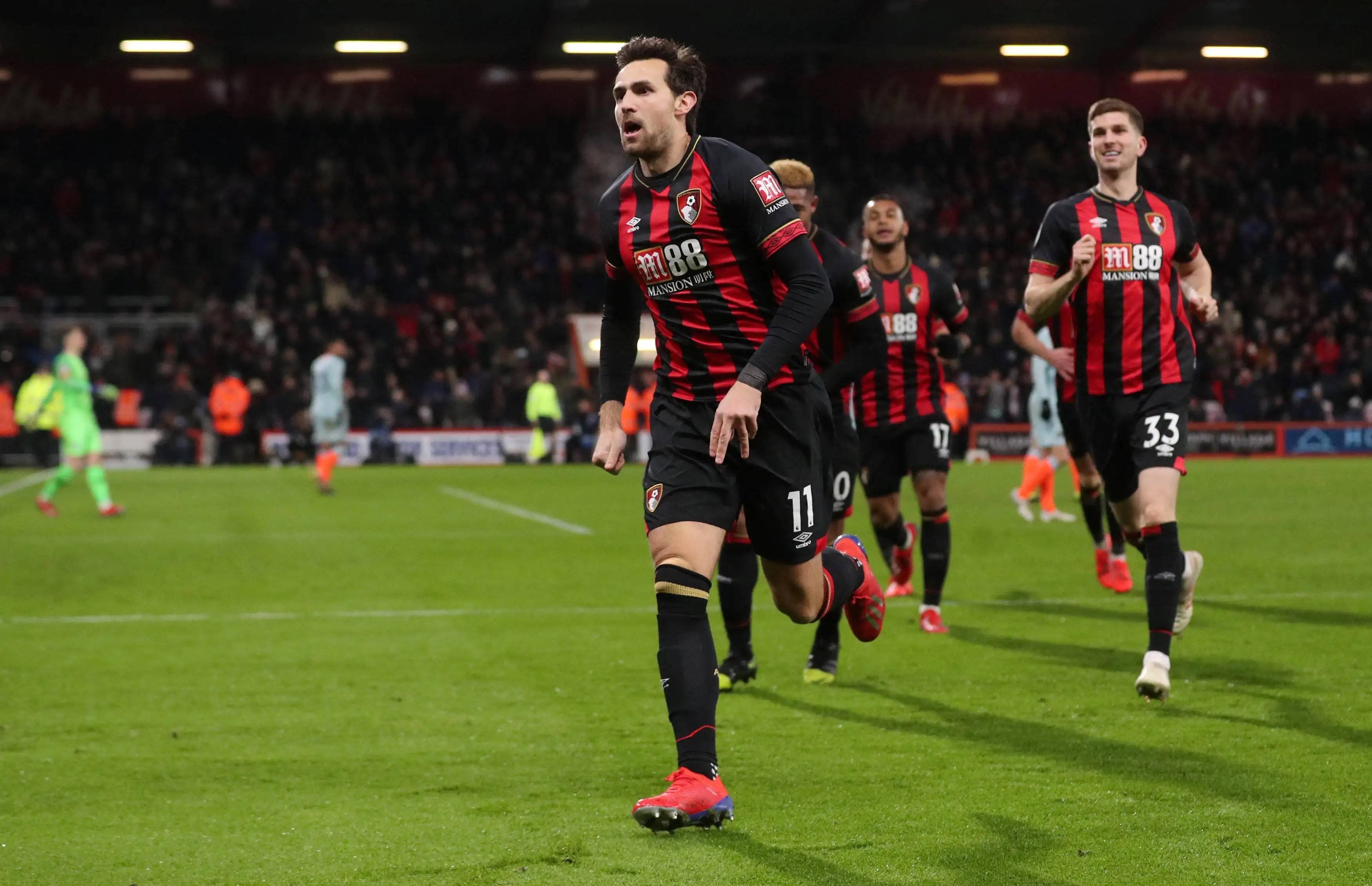 富勒姆客场取得胜利,重返英超前十 富勒姆客场取得胜利,重返英超前十