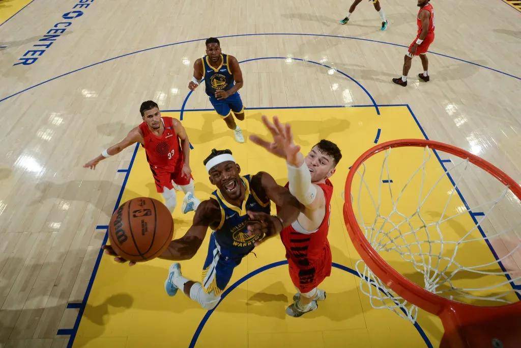 爱体育-勇士逆转击败开拓者，杨超43战胜利