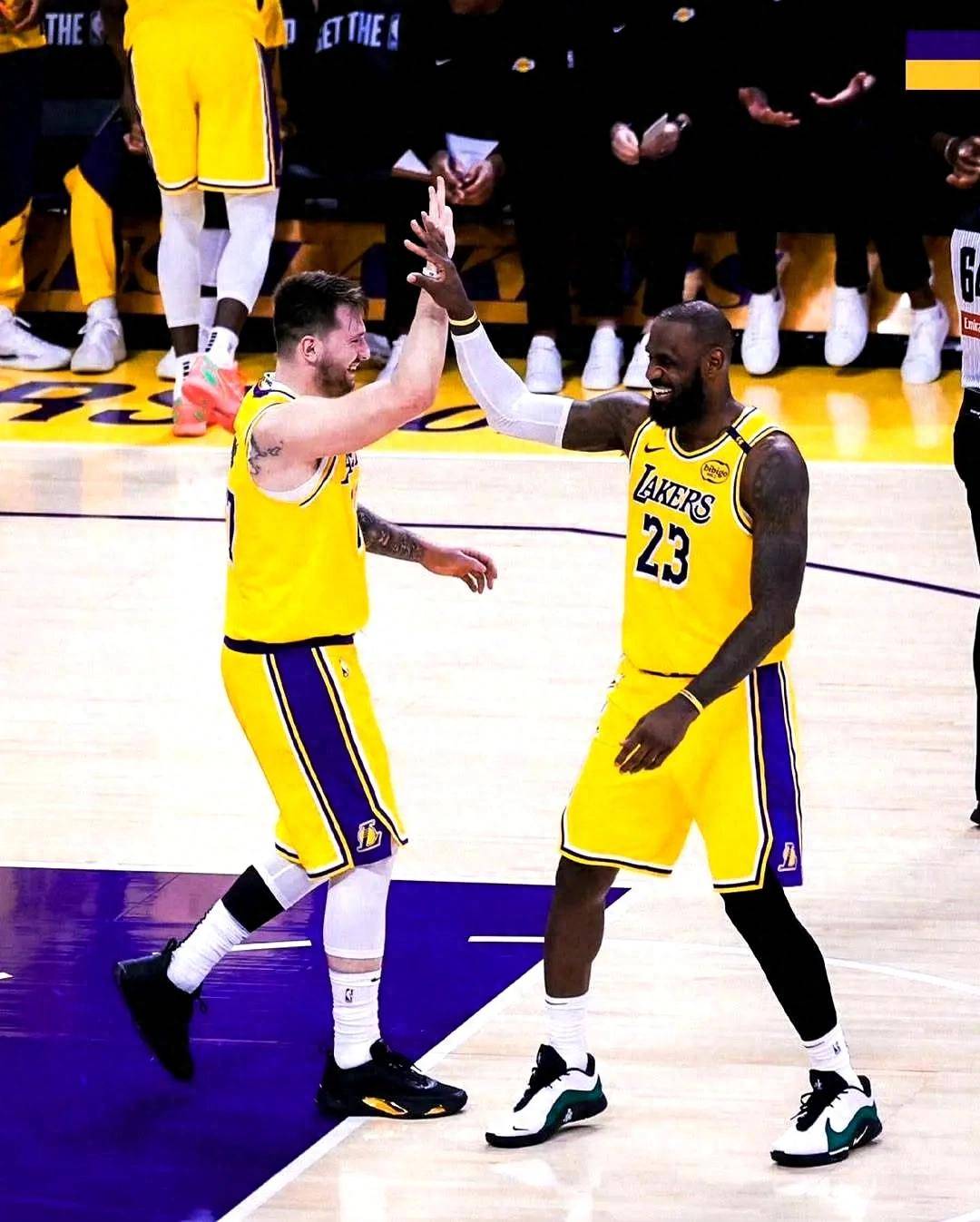 爱体育官方网站-湖人主场大胜火箭,晋级西部半决赛