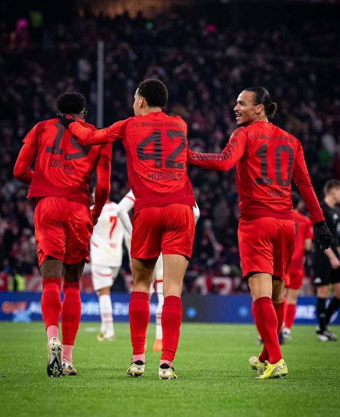 拜仁慕尼黑丢掉领先优势,争冠形势有所改变 拜仁慕尼黑丢掉领先优势,争冠形势有所改变