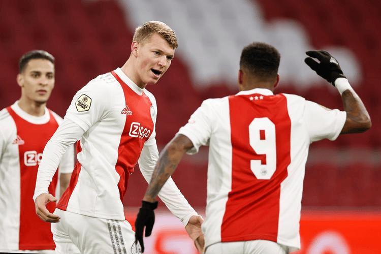 荷兰队在关键时刻实现逆转，豪取三分