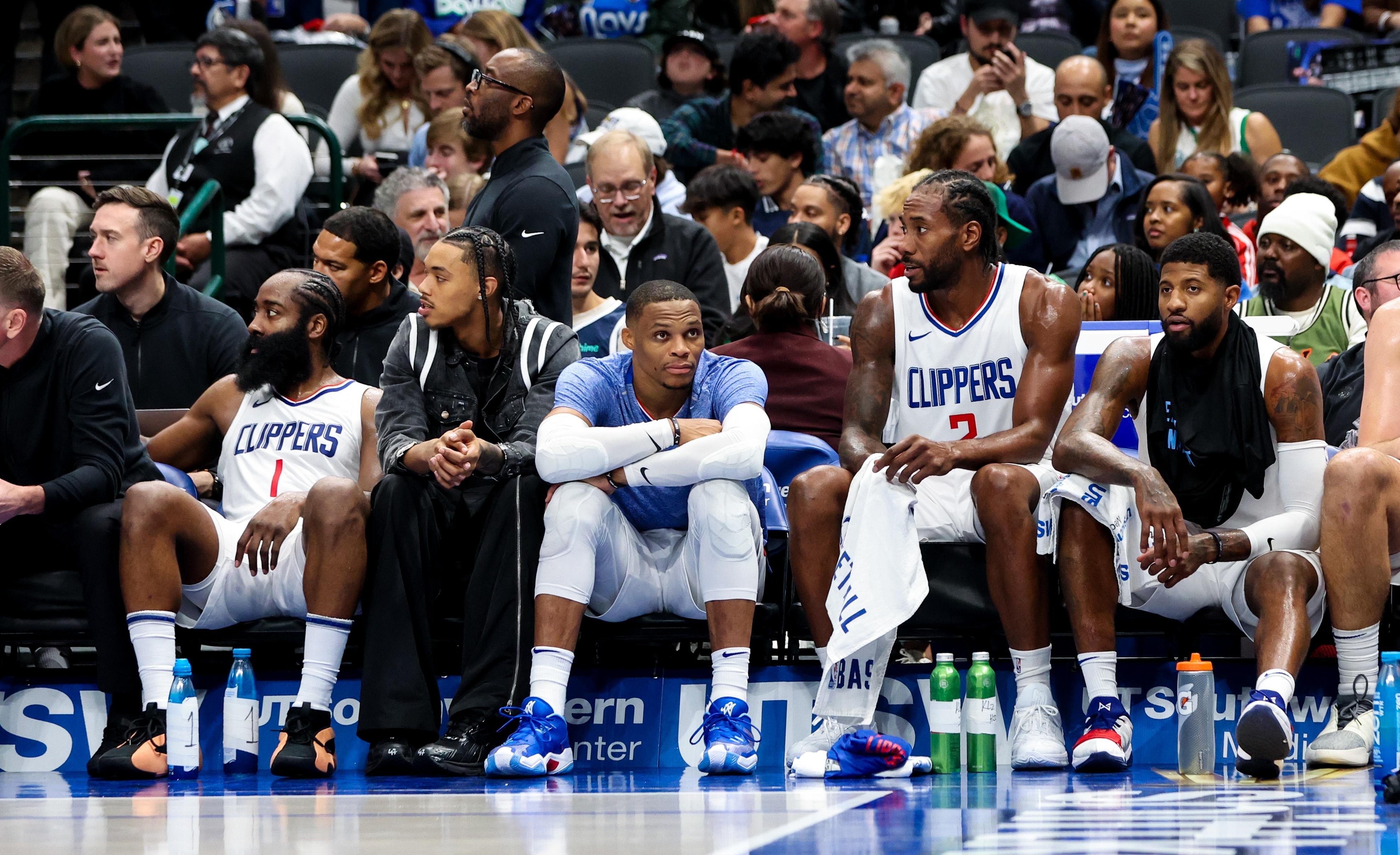 快船队连胜不断,乔治与莱昂纳德配合出色 快船队连胜不断,乔治与莱昂纳德配合出色