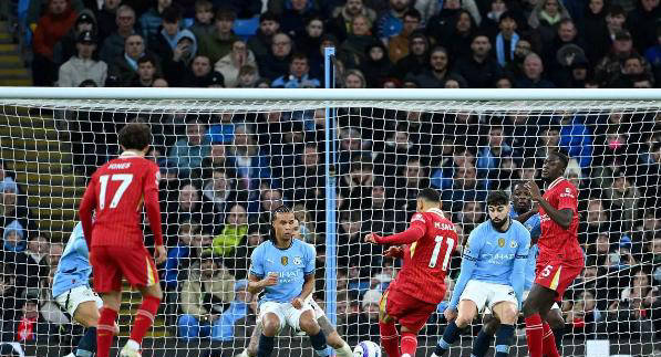 爱体育-利物浦主场大胜切尔西，领跑英超