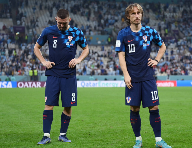 爱体育官方网站-历史性战役再度上演,胜者成为赛场焦点