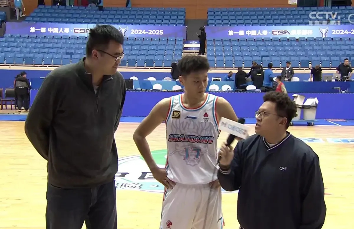 格勒斯费尔德球队默默备战,瞄准未来辉煌 格勒斯费尔德球队默默备战,瞄准未来辉煌