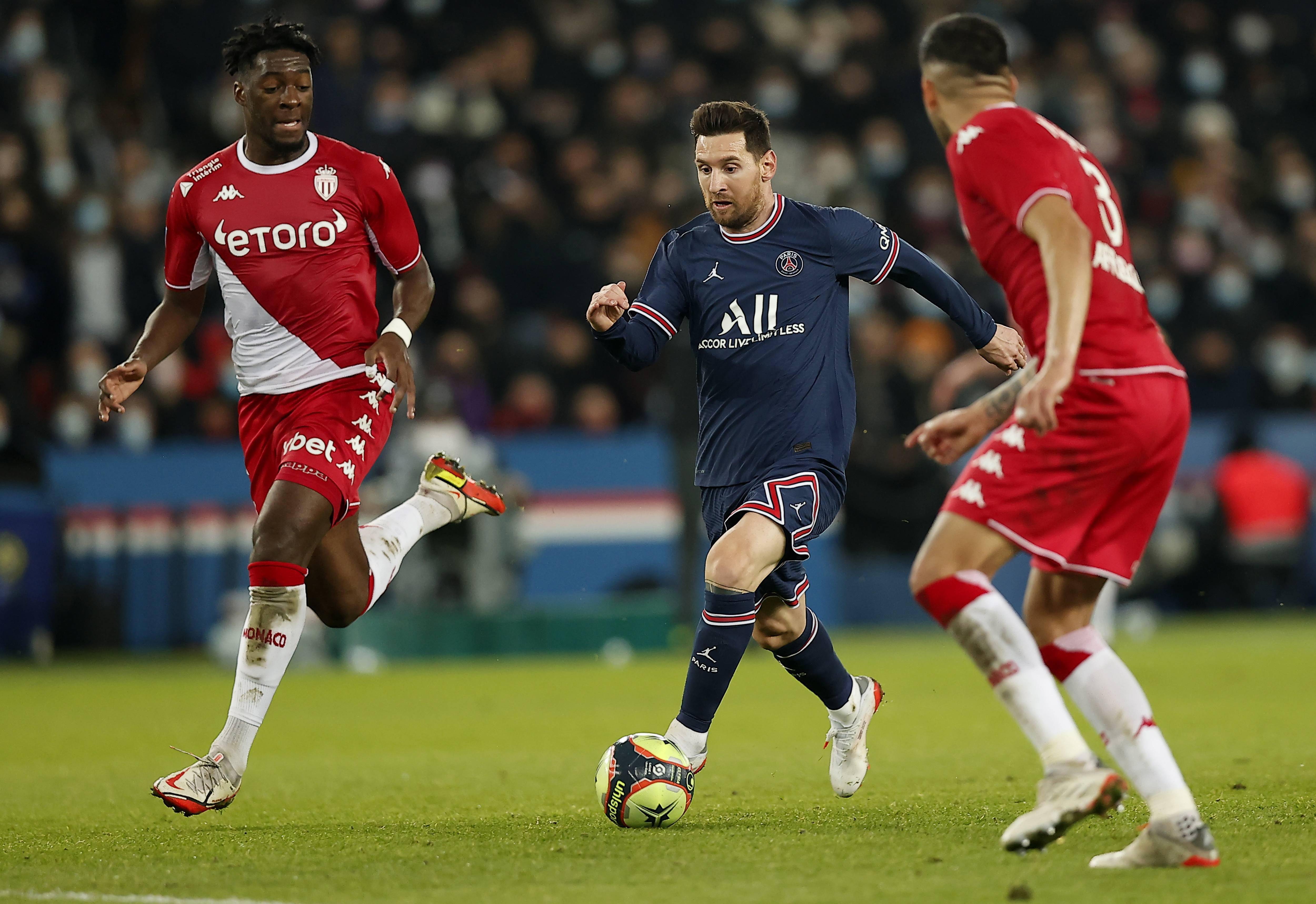 巴黎圣日耳曼横扫南特,法甲霸主地位稳固 巴黎圣日耳曼横扫南特,法甲霸主地位稳固