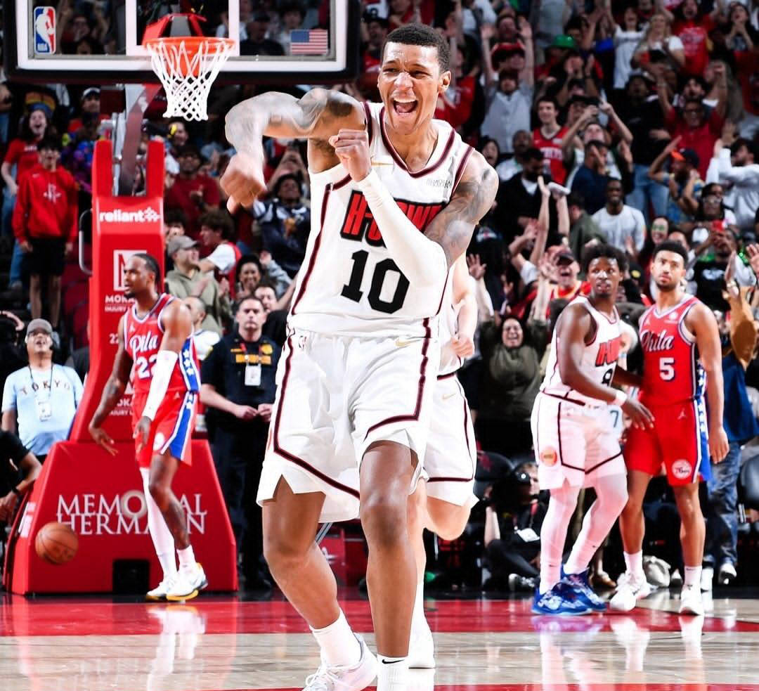 独行侠主场逆转击败强队,球迷欢呼不已 独行侠主场逆转击败强队,球迷欢呼不已